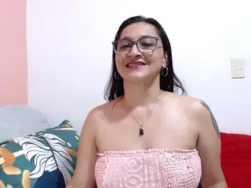 KarinaSuarez1  live sex cam