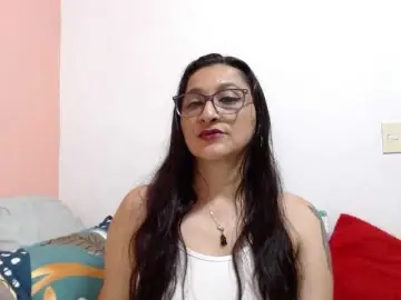 KarinaSuarez1  live sex cam