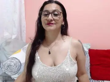 KarinaSuarez1  live sex cam