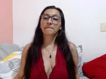 KarinaSuarez1  live sex cam