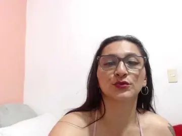 KarinaSuarez1  live sex cam
