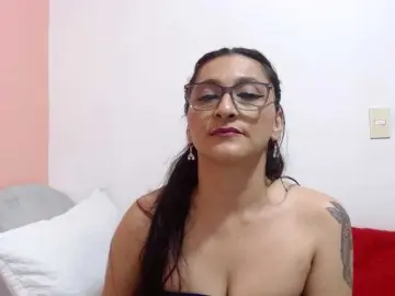 KarinaSuarez1  live sex cam
