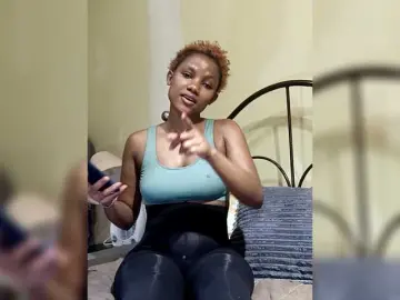 KissMeLuna  live sex cam