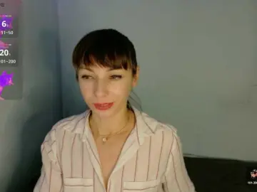 Lady-Caroline  live sex cam