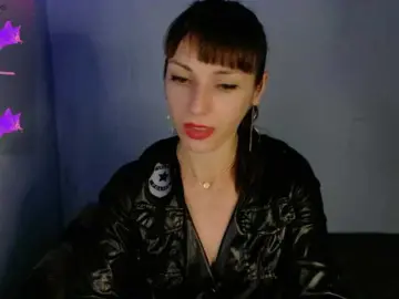 Lady-Caroline  live sex cam