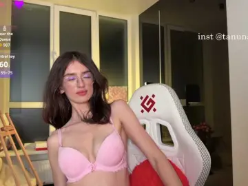 SweetieTati  live sex cam