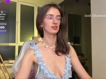 SweetieTati  live sex cam