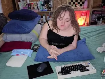 Julia-79  live sex cam