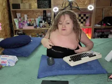 Julia-79  live sex cam