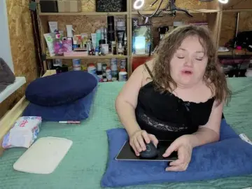 Julia-79  live sex cam