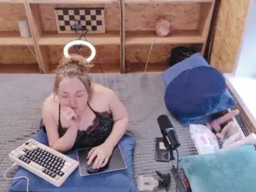 Julia-79  live sex cam