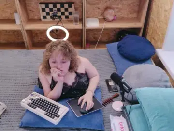 Julia-79  live sex cam