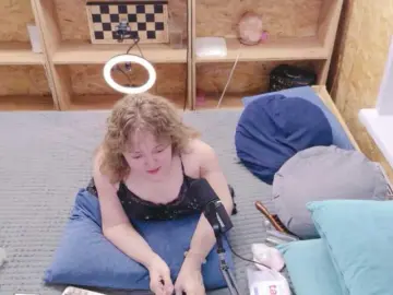 Julia-79  live sex cam