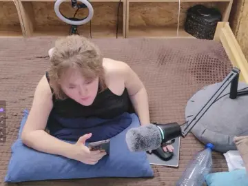 Julia-79  live sex cam