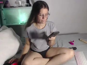 Mily-Miley  live sex cam