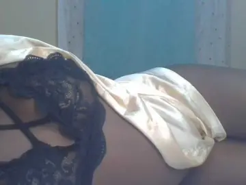 ShallyVee  live sex cam