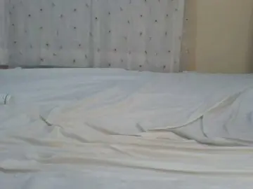 ShallyVee  live sex cam