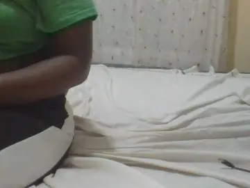 ShallyVee  live sex cam