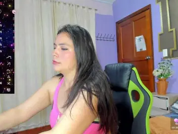 Alma-alvaress  live sex cam