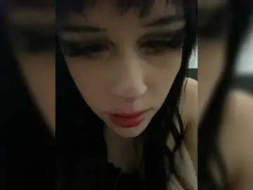 Emog1rl  live sex cam