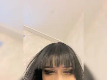 Emog1rl  live sex cam