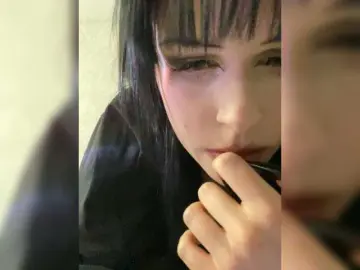 Emog1rl  live sex cam