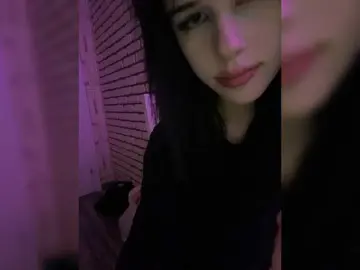 Emog1rl  live sex cam