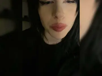 Emog1rl  live sex cam