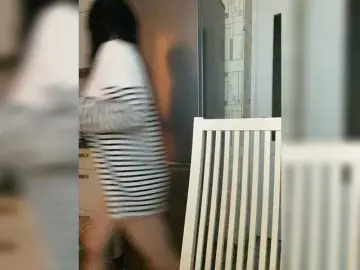 Emog1rl  live sex cam