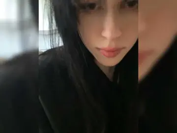 Emog1rl  live sex cam