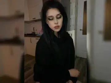Emog1rl  live sex cam