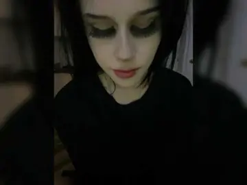 Emog1rl  live sex cam