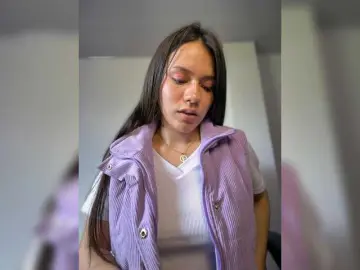 Charlotte-1  live sex cam