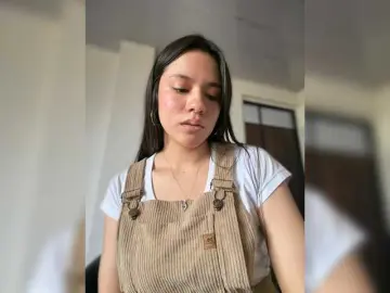 Charlotte-1  live sex cam