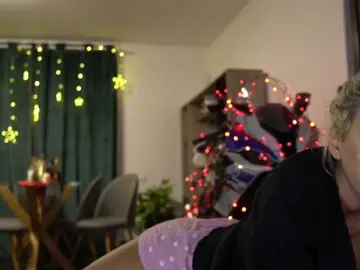 LisaAkira  live sex cam