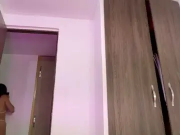 Candyhott9a  live sex cam