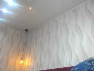 Roxxanavelmont1  live sex cam