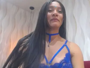 Roxxanavelmont1  live sex cam