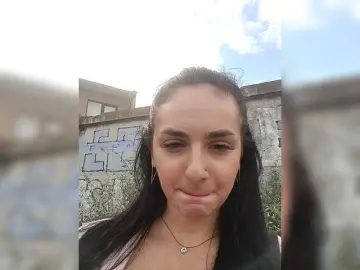 HiddenKittyLust  live sex cam