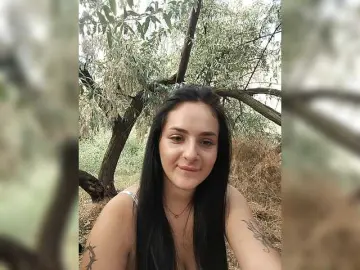 HiddenKittyLust  live sex cam