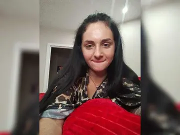 HiddenKittyLust  live sex cam