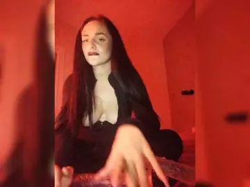 HiddenKittyLust  live sex cam