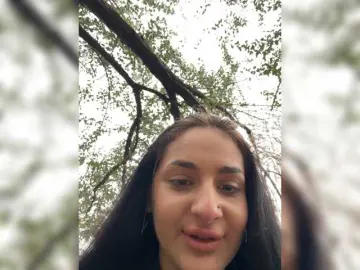 HiddenKittyLust  live sex cam