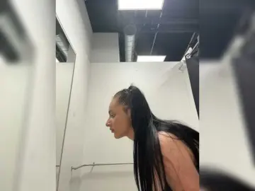 HiddenKittyLust  live sex cam