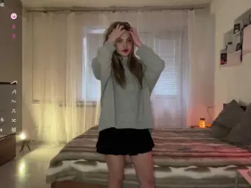 Kellynaive1  live sex cam