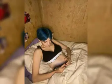 KristiFox  live sex cam