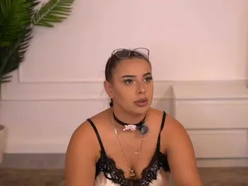 LuciannaBell  live sex cam