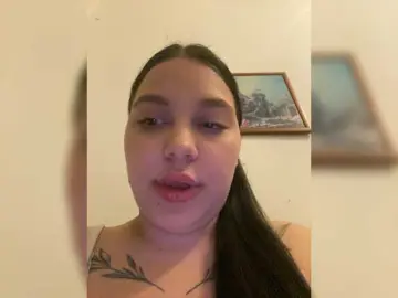 Nikakiss122  live sex cam