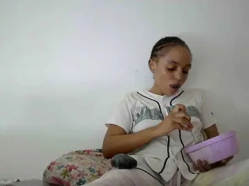 Sinfulpetite2  live sex cam