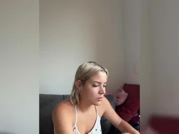 Aisha-engel  live sex cam